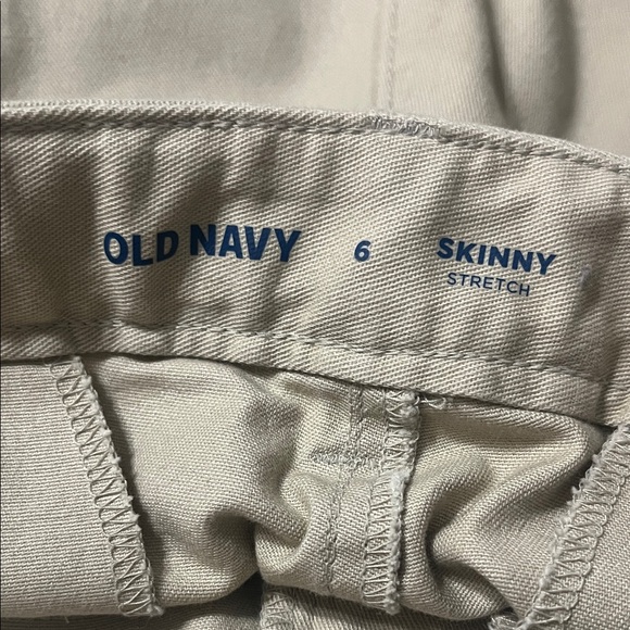 Old Navy Women Khaki Pants Skinny Stretch Size 6 for casual wear or uniform - Picture 8 of 11